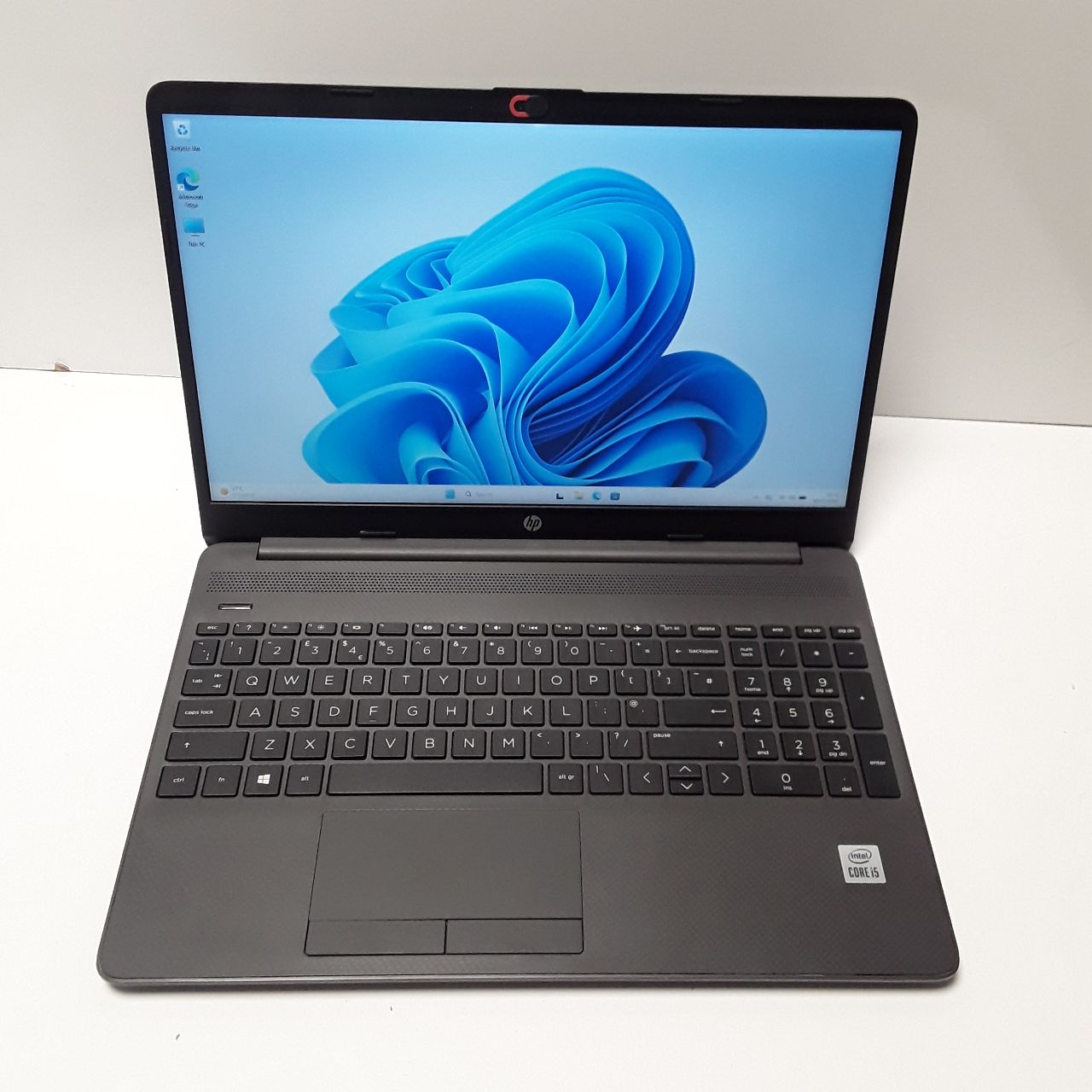 HP 250 G8 (1)